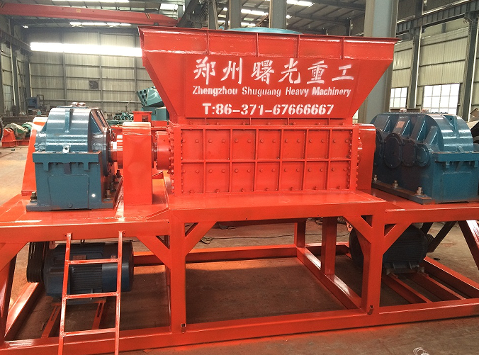 大型撕碎機(jī)
